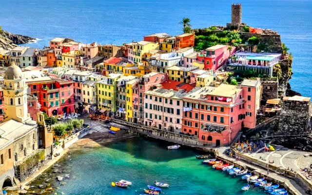 Browse villas and holiday homes in Liguria