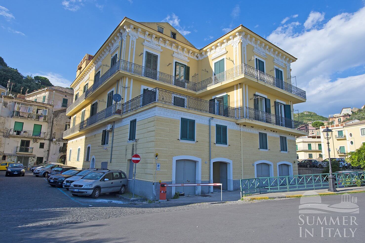 Appartamento Mariuccia E: Self catering apartment in Vietri sul Mare ...